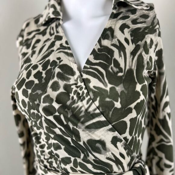 Diane Von Furstenberg Silk Animal Print Long Sleeve Wrap Dress - Picture 5 of 13